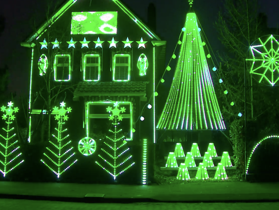 Brabantse Denie heeft een indrukwekkende lichtshow met 8000 lampjes in z'n voortuin