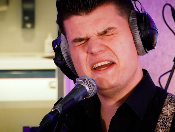 Mick Stender - Rain Down On Me (Kane cover) (Live @ Giel)