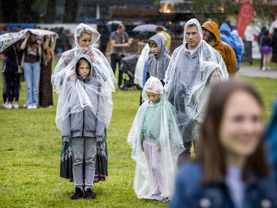 Van welke regen wordt je het natste? Jan-Willem en Jeroen bellen een druppelexpert!