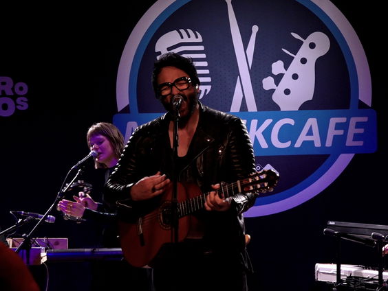 Blaudzun - Promises Of No Man's Land | live in Muziekcafé