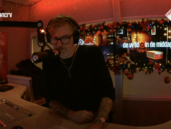 De Wild in de Middag gaat een kerstpakketten weggeven, en zochten een slogan voor deze actie in de Top 5 over 5!