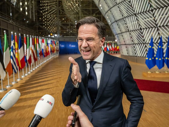 Supergaaf! Dit valt op aan het taalgebruik van Mark Rutte volgens Neerlandicus Robbert Wigt