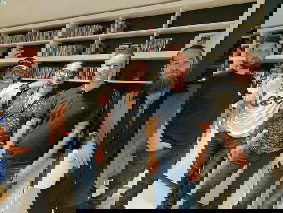 Voltage speelt 'Waiting For The Sundown' (live @ Blokhuis)