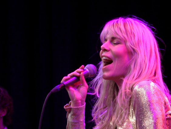 Blackbird - Down Down Down Down | live in Muziekcafé