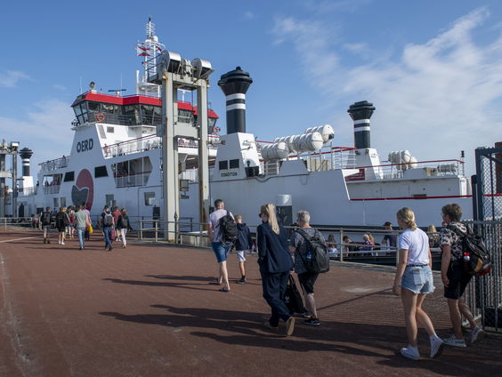 Erik zat op defecte veerboot: "Met speedboot terug naar Ameland"