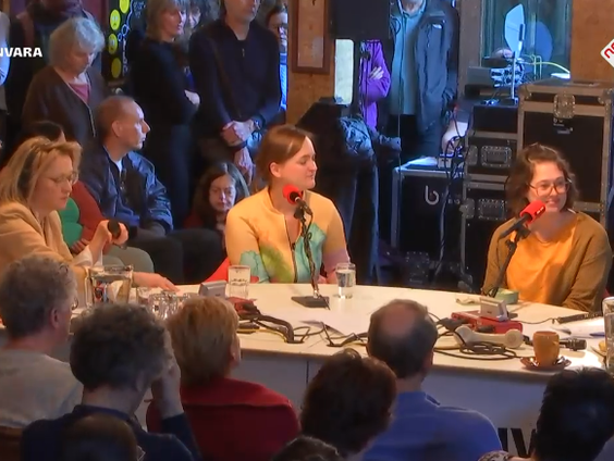 Maker Edda Heinsman en onderzoeker Anna van der Kaaden over de podcast ‘Het wonder van het koraal’.