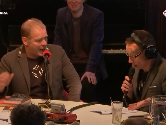 Nederlands is de mooiste taal van de wereld! In elk geval volgens Erik van Muiswinkel.