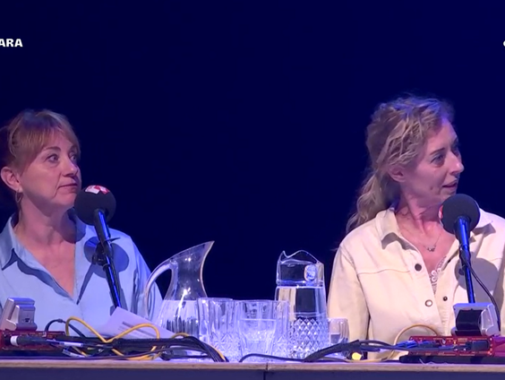 Dagelijkse ongemakken waar Plien en Bianca mee te maken hebben. In hun nieuwe boek 'Binnenstebuitentrui' ...