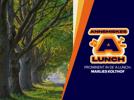 Annemieke zet een boom op over de Boom van het Jaar