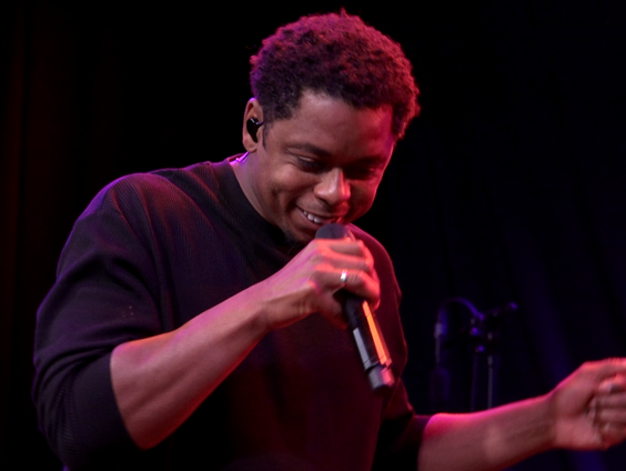 Typhoon - Alles Is Gezegend | live in Muziekcafé