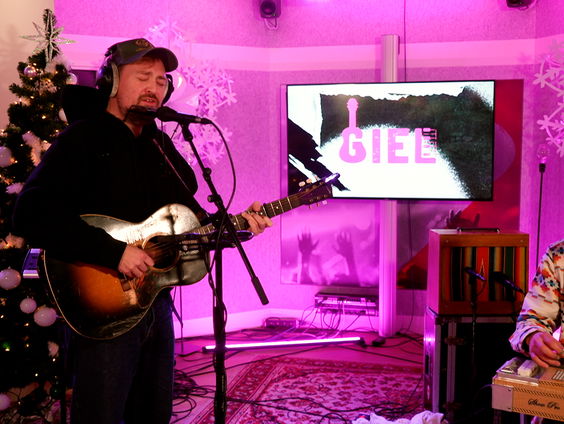 Tim Knol - Lightyears Better (Live @ Giel)