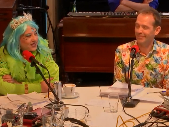 Is Pride Amsterdam te mainstream geworden? Een debat tussen oprichter Siep de Haan en journalist Aynouk Tan.