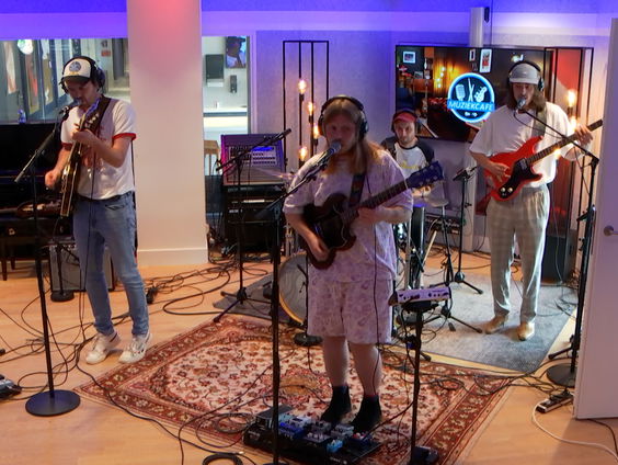 Elephant - Midnight in Manhattan live in Muziekcafé vanuit de studio