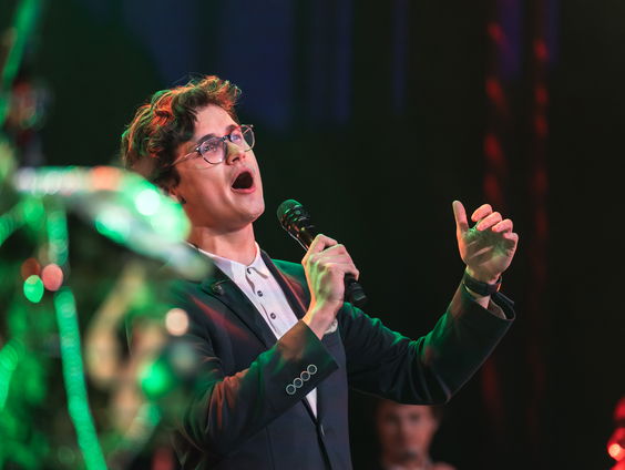 Dennis van Aarssen - It's The Most Wonderful Time Of The Year | live in Muziekcafé