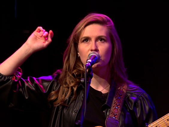 WIES - Meisje live in Muziekcafé