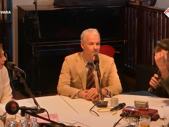 Nu de verwarming lager moet, vertellen Cécile Narinx en Arno Kantelberg hoe we ons stijlvol warm kunnen h ...