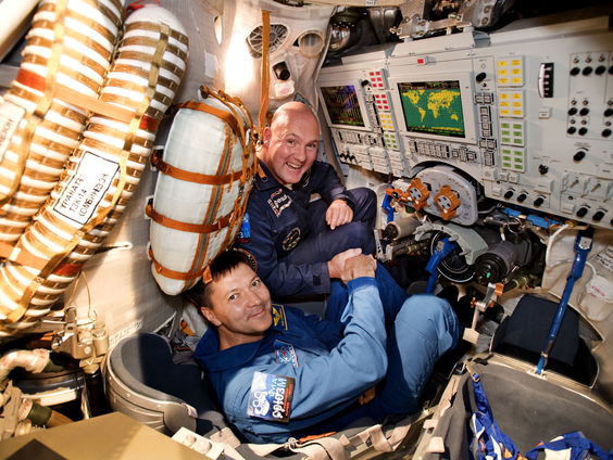 Mystery guest André Kuipers verstopt subtiele hints in zijn favorieten lijstje