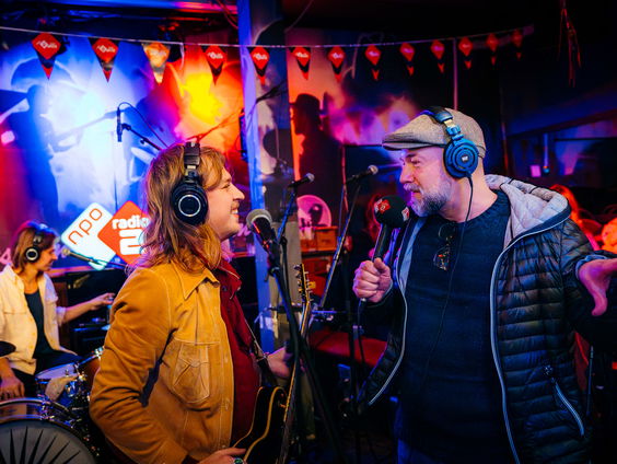 Waarom DeWolff graag Black Magic Woman wilde coveren