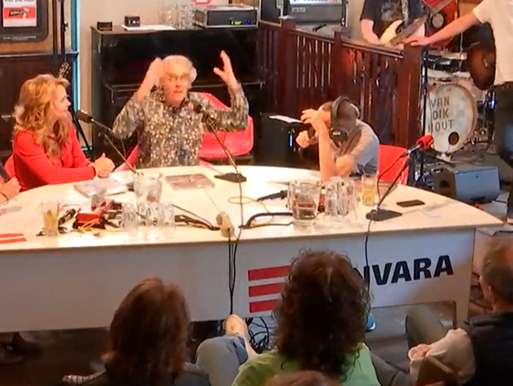 Helga van Leur en Govert Schilling bespreken alle bijzondere verschijnselen van de vier seizoenen in hun ...