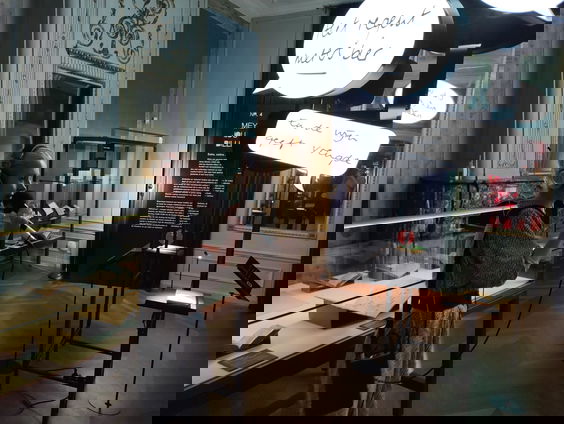 Guus Meeuwis over feest- en carnavalsliedjes - DWIDM vanuit Huis van het Boek