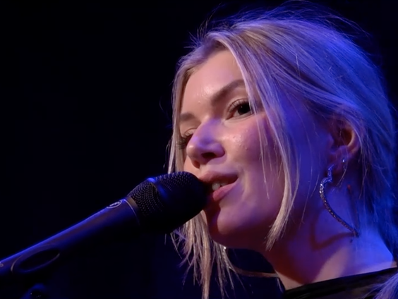 Hannah Mae - Waterdicht | live in Muziekcafé