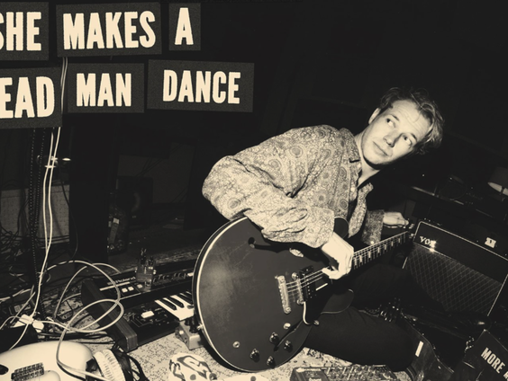 Blanko in Tekstuele Voorlichting over "She Makes a Dead Man Dance"