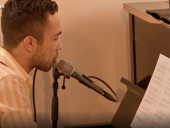 Een lied van Aron Elstak voor gevluchte Oekraïners