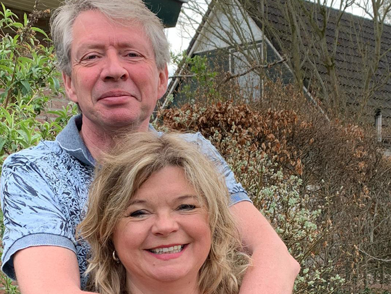 Brigitta vraagt een bijzonder nummer aan voor haar man Eric na een heftige periode