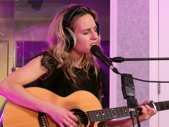 Krystl - Here Comes The Sun (Beatles cover) (Live @ GIEL)