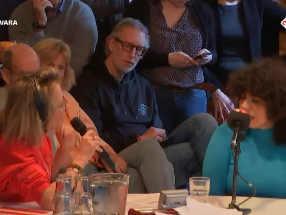 Actrice en zangeres Meral Polat blikt terug op de week die in het teken stond van de aardbeving in Turkije en Syrië