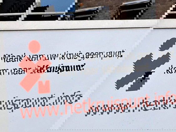 Dit is de slechtste slogan van 2022: "Maak van uw kruis geen punt"