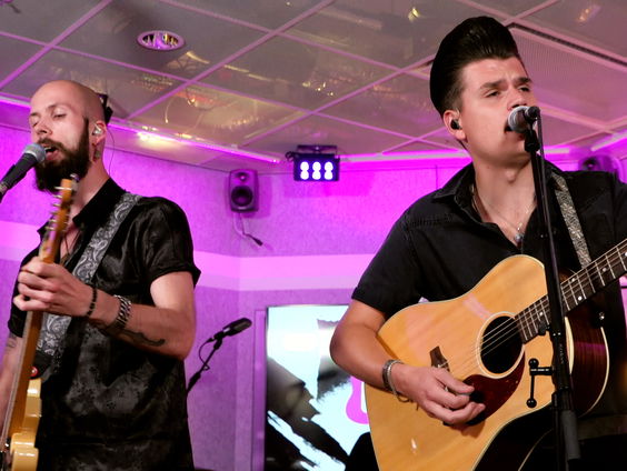 Mick Stender - I Still Cry (Ilse DeLange cover) (Live @ Giel)