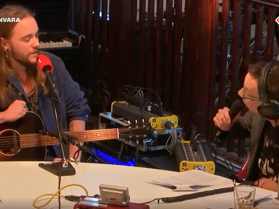 Sem Jansen staat nu op het podium met zijn oude én zijn nieuwe stem.