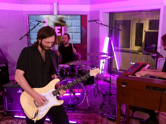 Laurence Jones - Never Gonna Give You Up (Rick Astley cover) (Live @ GIEL)