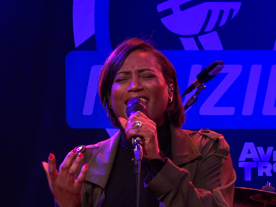 Edsilia Rombley - In Balans | live in Muziekcafé