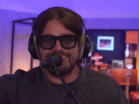 Waylon - Tussen Jou En Mij | live in Muziekcafé