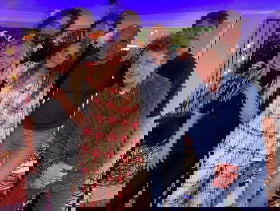 The Indien speelt 'Be Yours' live @ Blokhuis