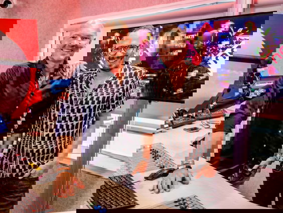 Wie o wie heeft papegaai Pino gezien?