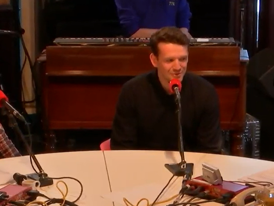 Schrijver Jelmer Jepsen en arts Alexander van Daele zijn het erover eens: weg met de slapeloosheid.