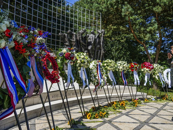 Danny Simons praat je bij over de Indië-herdenking