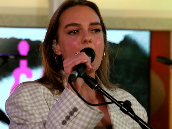 The Indien - Stayin' Alive (Bee Gees cover) (Live @ Giel)