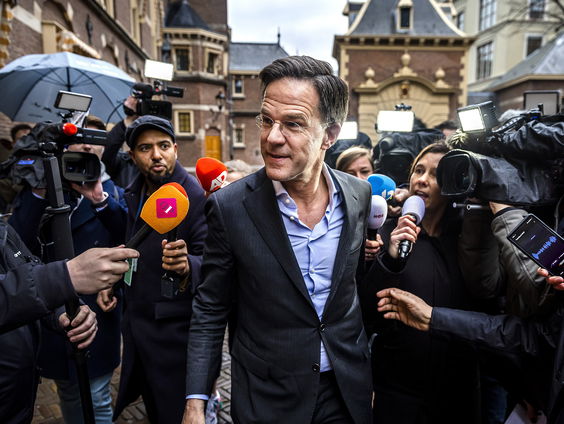 Stond Mark Rutte stiekem op De Dobbelsteen?!