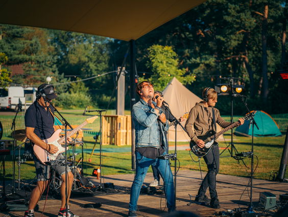 Hopelijk knapt Jan Dulles hiervan op: 3JS scoren TopSong met Als Je Haar Ziet