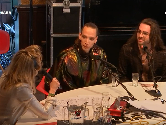 In de documentaire Mama zie je hoe Ma'ma Queen en haar zes dragkinderen een zelfgekozen familie vormen