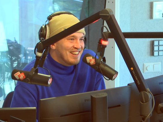 Snelle speelt de Top 2000 Shuffle live in de studio