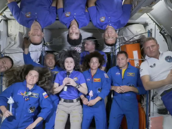 Astronaut Frank Rubio na 371(!) dagen weer terug naar de aarde: wat doet dat met je lichaam?