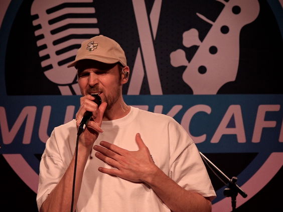 Goldkimono - Lost Inside My Head | live in Muziekcafé