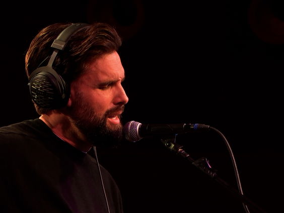 Nick Schilder - Shatterproof | live in Muziekcafé