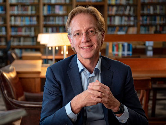 Hadden Robbert Dijkgraaf en Christopher Nolan het over 'prachtige wijven'?