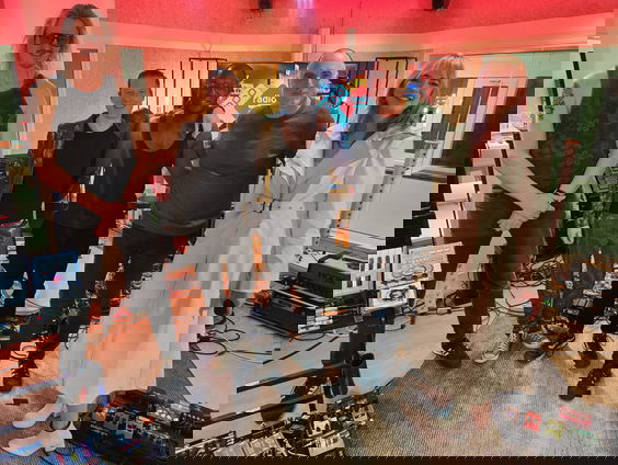 Inge van Calkar speelt 'The Ocean Never Ends' (live @ Blokhuis)